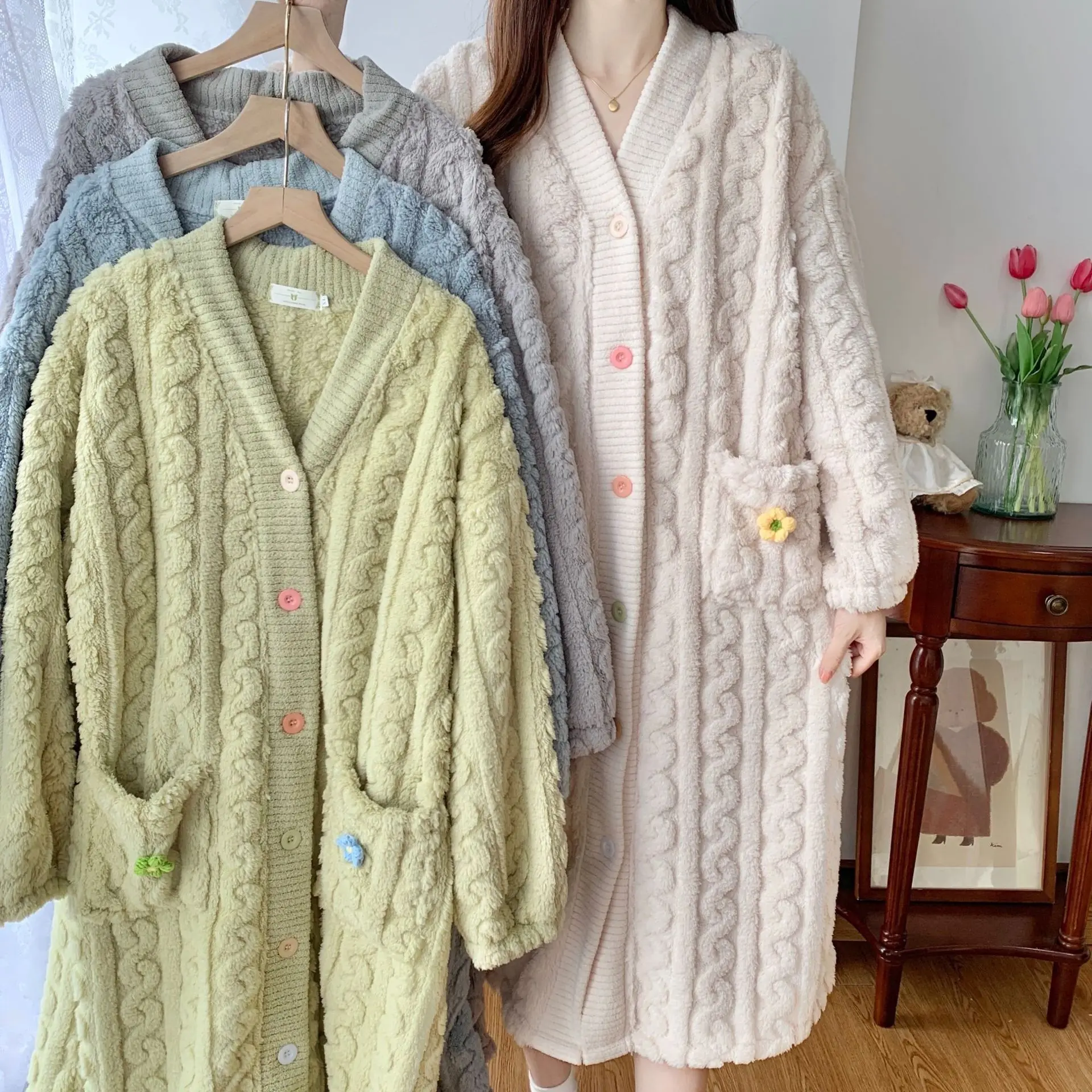 Thickened Warm Pregnant Women\'s Clothing Winter Coral Velvet Robe Padded Medium-Length Ladies Flannel Homewear Bathrobe Nursing