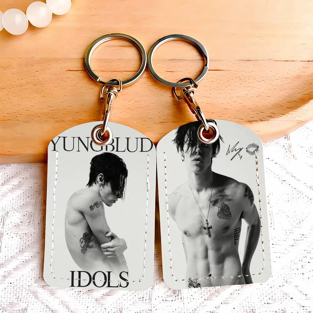 

Singer Yungblud Idols Card Holder With Keychain Executive Protection For Bank Credit Subway Bus Case