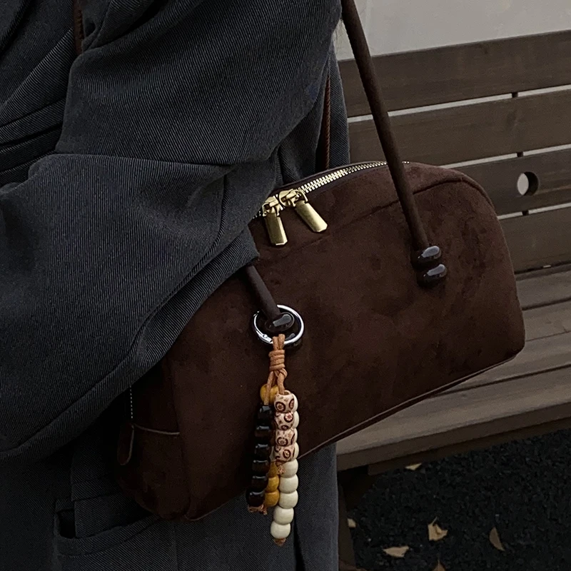 

Сумка для боулинга из искусственной замши в стиле ретро, новинка 2023 года, универсальная женская сумка, бархатная дорожная сумка на плечо, большая вместительная сумка для подмышек, Бостон