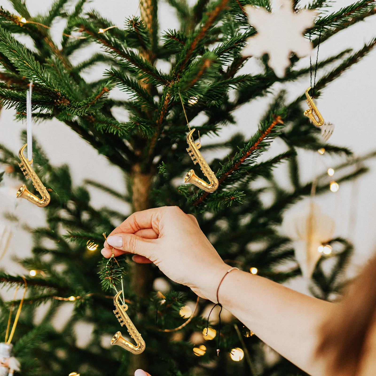 

20Pcs Miniature Saxophone Ornaments Plastic Musical Instrument Decor for Christmas Tree Party Hanging Decorations Festive