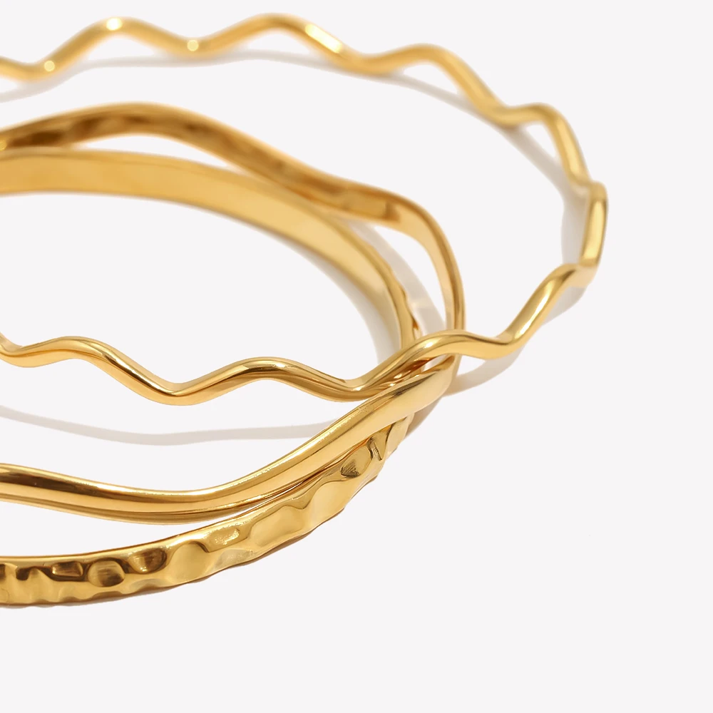 E.B.belle Wave Curved Hammered Textured Bangle Stainless Steel 18K Gold Plated Bangles Minimalist Luxury Office Women Jewelry