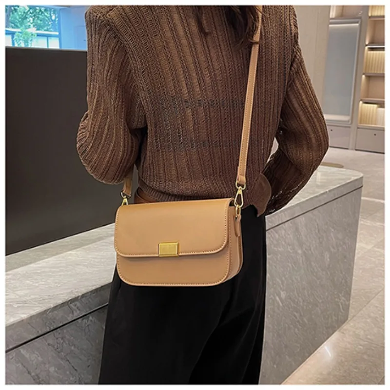

New women's chain strap crossbody bag modern popular design small square bag outdoor casual women's shoulder bag