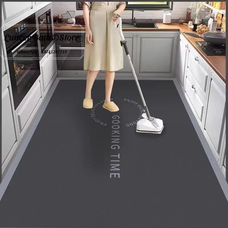 Diatom mud floor mat is a simple household floor mat that absorbs water and dries quickly