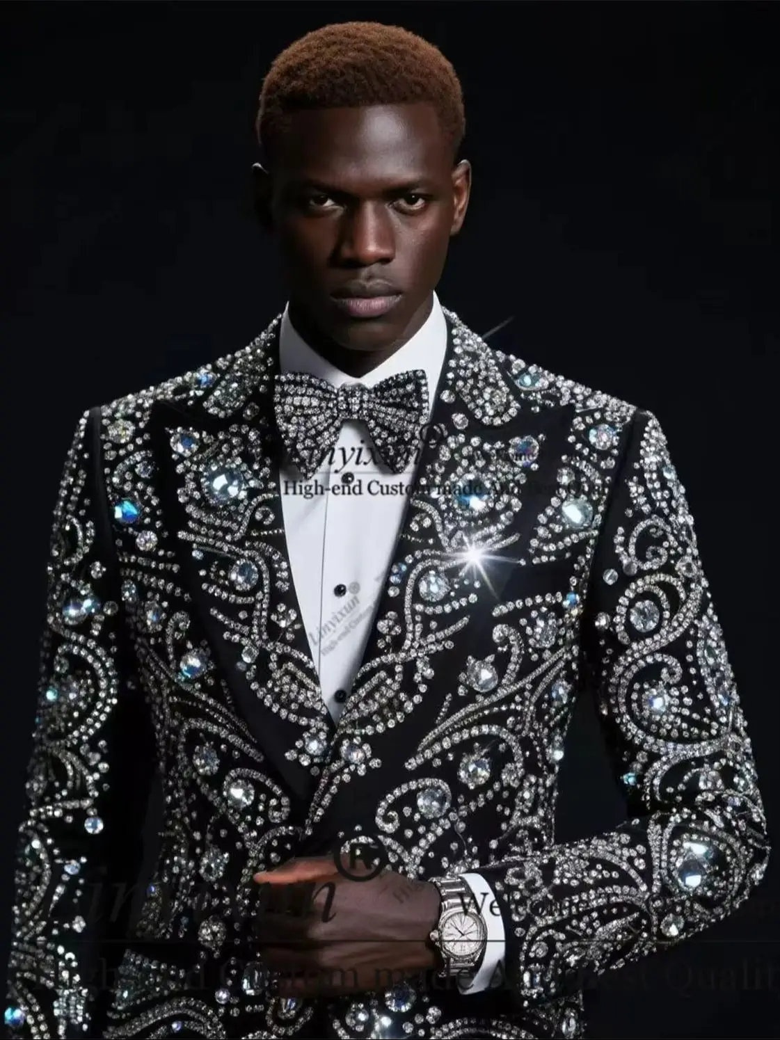 

Роскошный дизайн, мужские костюмы с бриллиантовыми стразами, 2-х предметные комплекты, пиджак для вечеринок, индивидуальный пошив, приталенный крой, формальный костюм для жениха, смокинг.