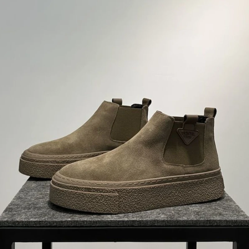 

Men's 2025 British Style Simple Fashionable Chelsea Boots Versatile Retro Mid Top Slip On High Top Thick Sole Trendy Short Boots