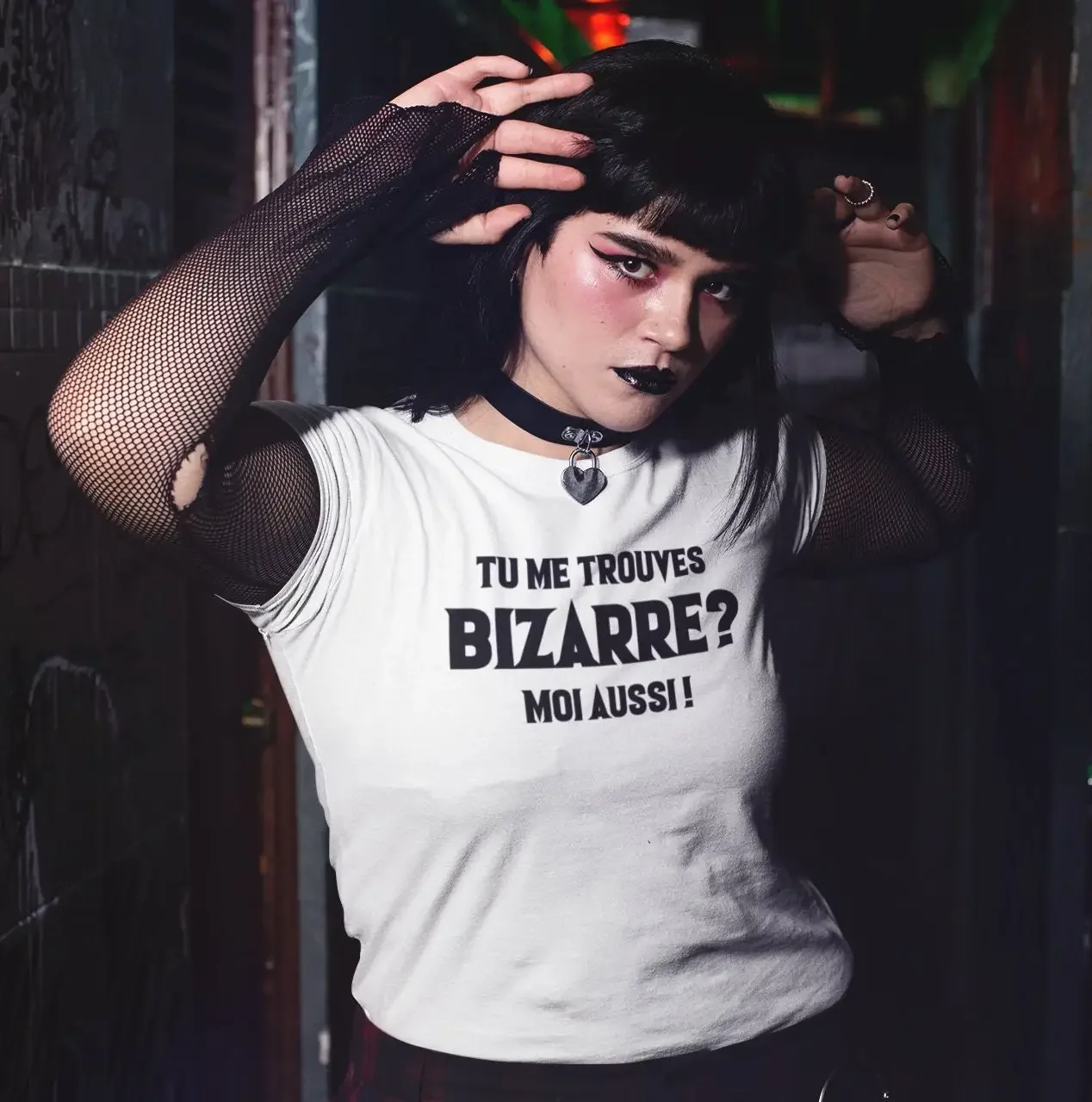 Tu me trouves bizarre Moi aussi T Shirt à col rond manches courtes