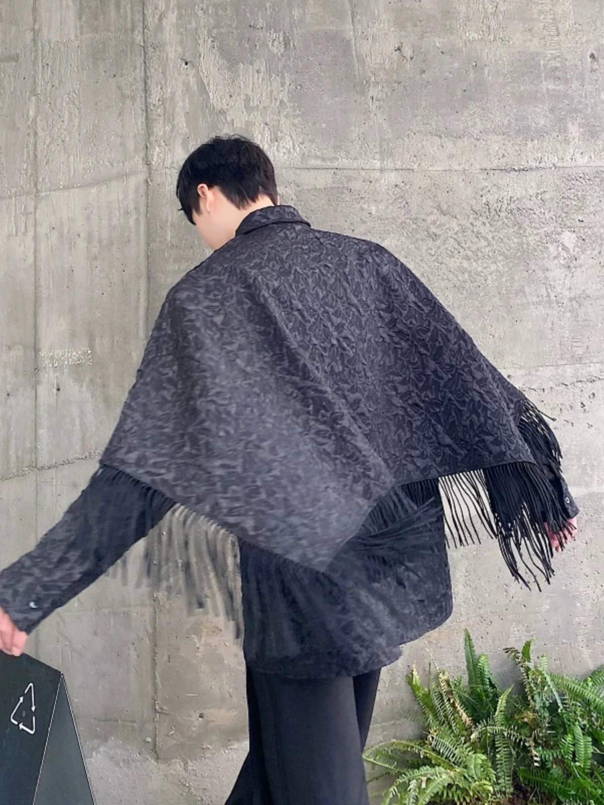 Camicia Lunga e Larga da Uomo con Design Floreale Ricamato, Colletto Rovesciato, Stile Casual, Nuovi Arrivi Primavera