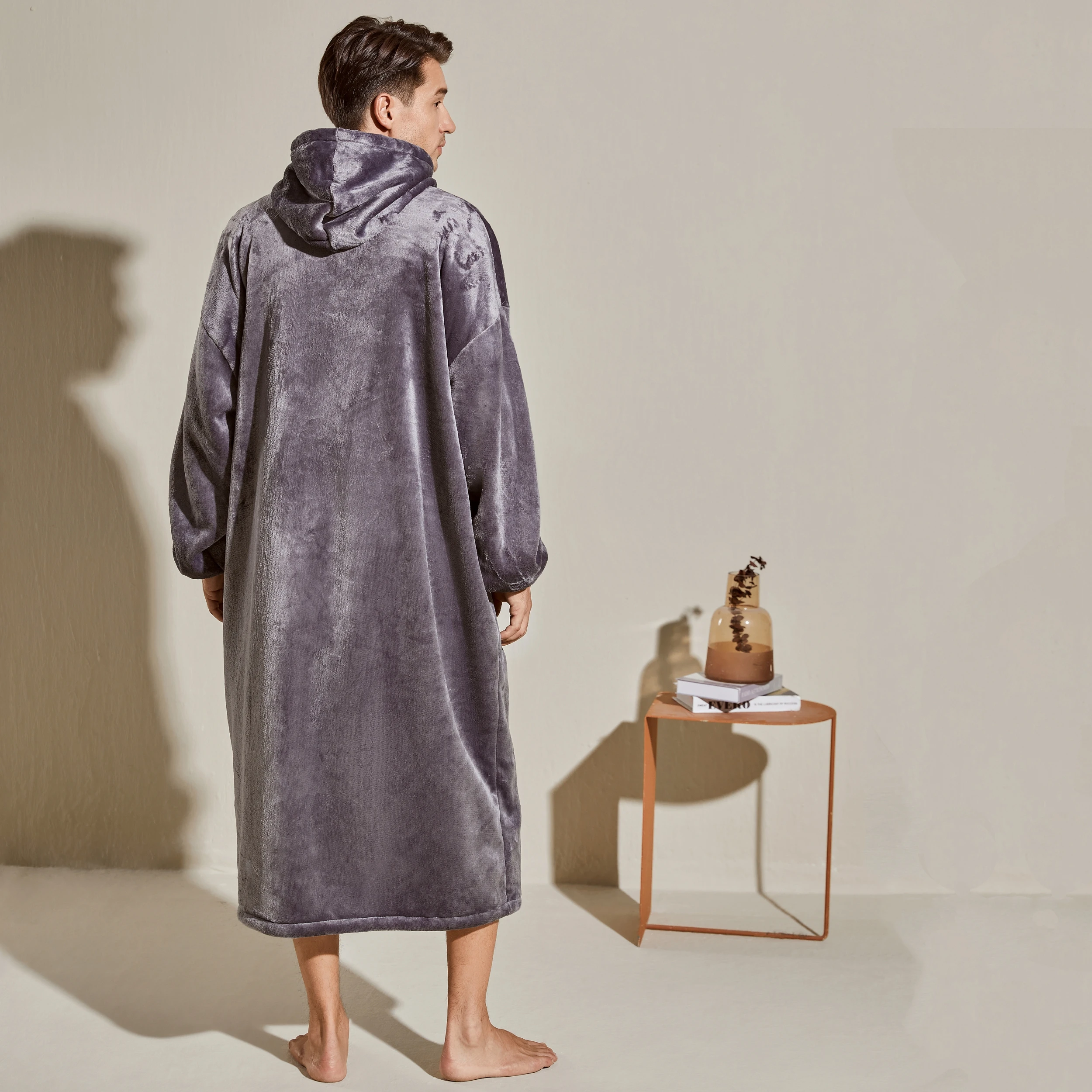 冬用のゆったりとしたフード付きジッパーパジャマで、カジュアルな生活や家庭での使用に適しています。 内側は厚いパッドが入っています。