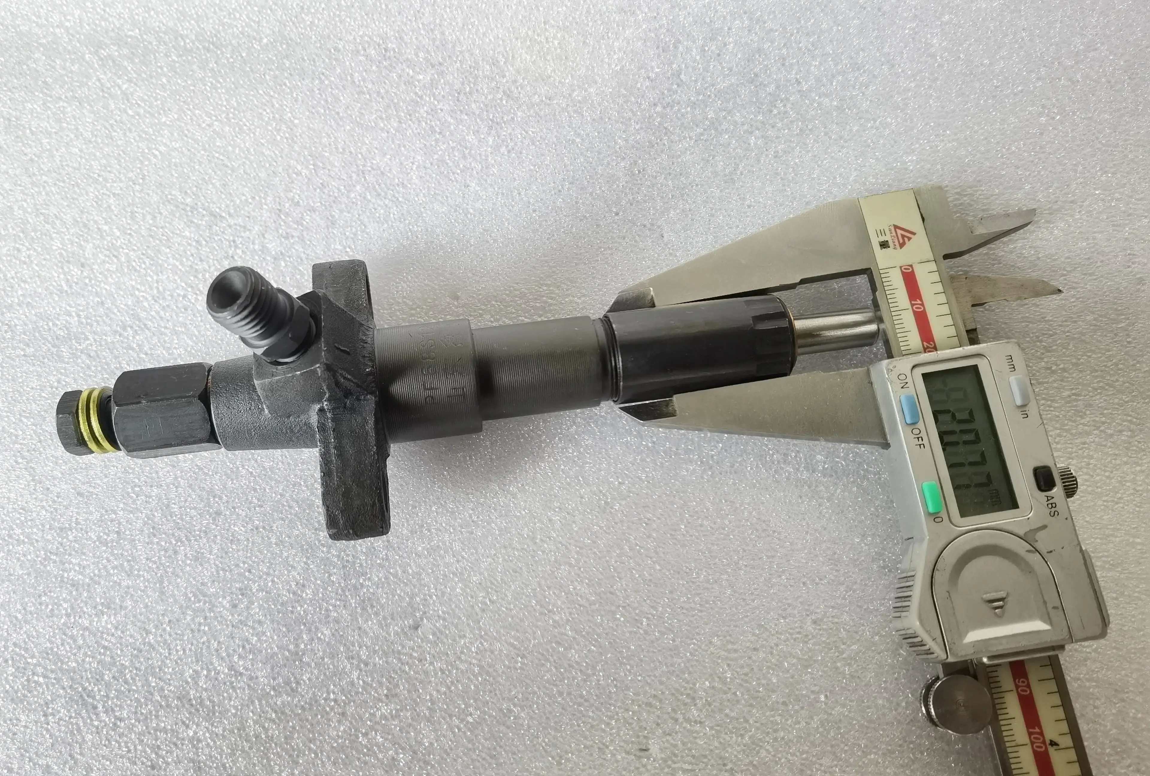 Fuel injector PF68S122 / PF68S125 / for KM4L22BT