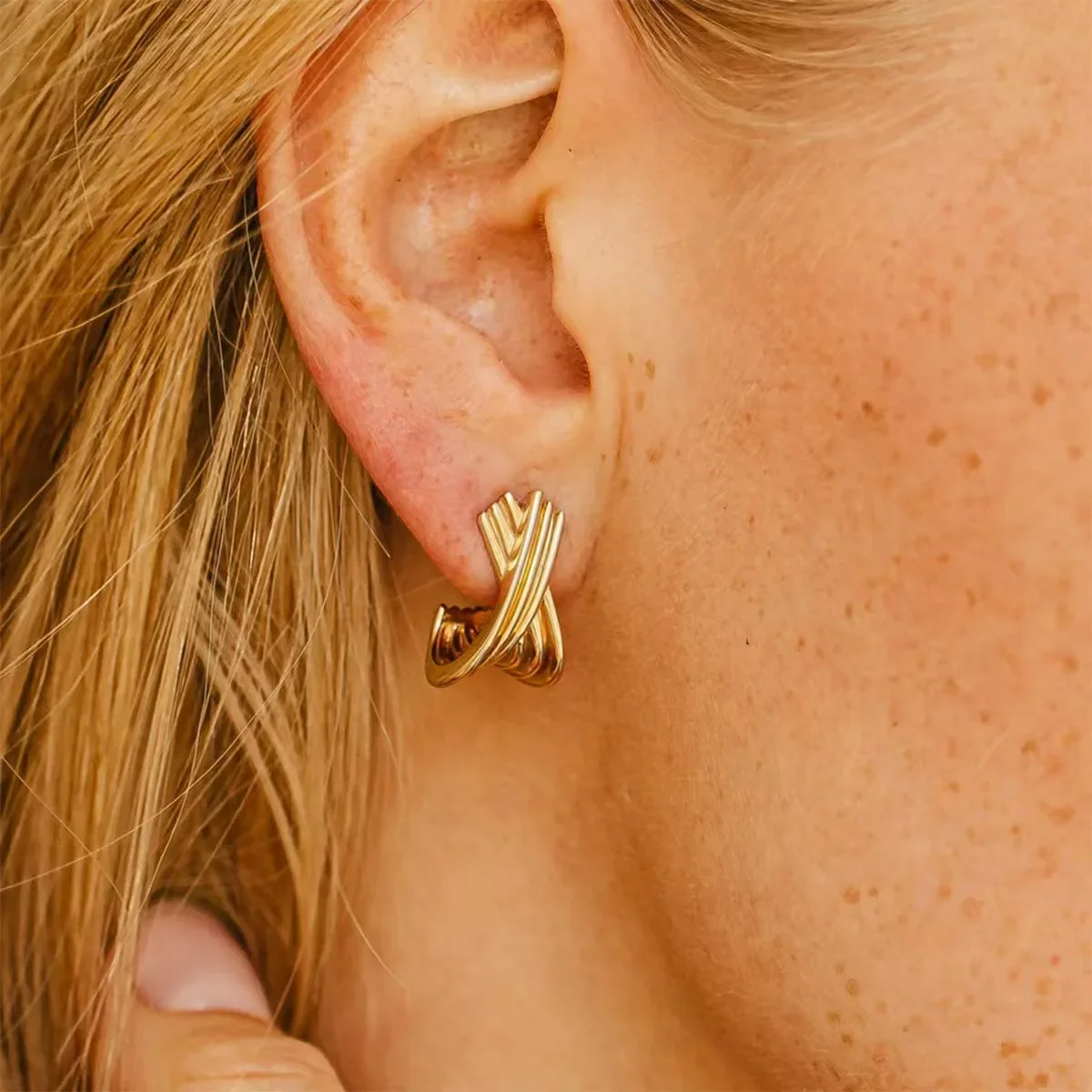 TD Women's Fashion 18K Gold Plated Multi-Layer Metal Line Geometric Stud Earrings Waterproof Stainless Steel Jewelry Accessory
