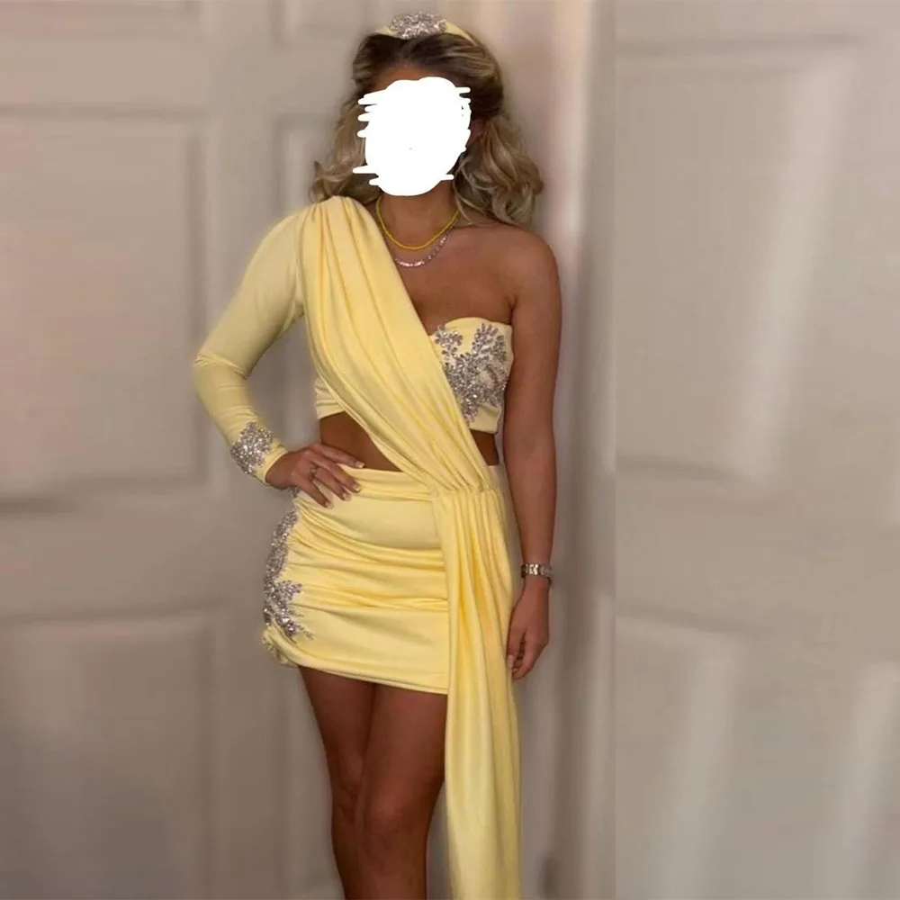 

Yellow Cocktail Dress Mini Short Sheath Cocktail Gowns One Shoulder Long Sleeve Beading Party Gown For Women With Train