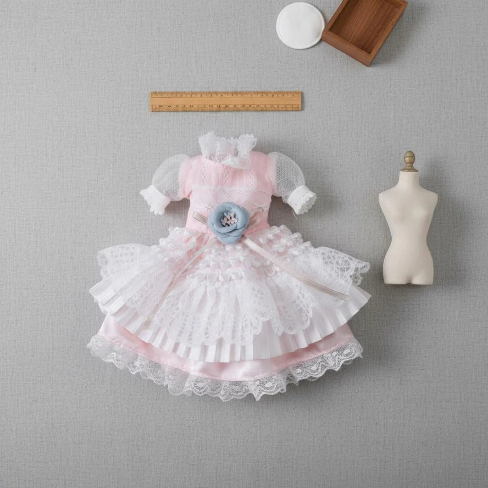 Комплект одежды для BJD кукол 30 см: нарядный дизайн, атласная лента, мягкий текстиль, для кукол 1/6 (6-точечные) Комплект одежды для BJD кукол 30 см: нарядный дизайн, атласная лента, мягкий текстиль, для кукол 1/6 (6-точечные)