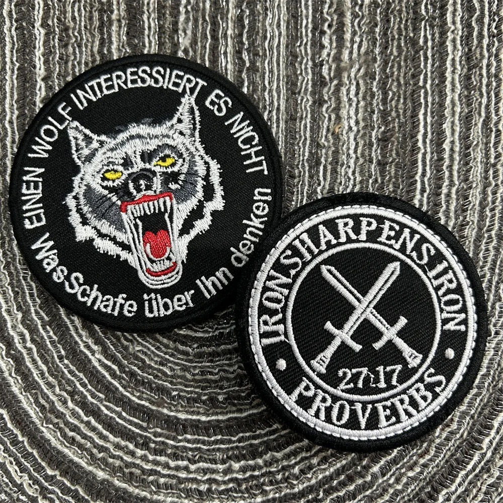 Viking Tactical Wolf Badge Embroidery Double Sword Play Tactical Patch Roaring Wolf Military Hook Loop Backpack Armband Sticker