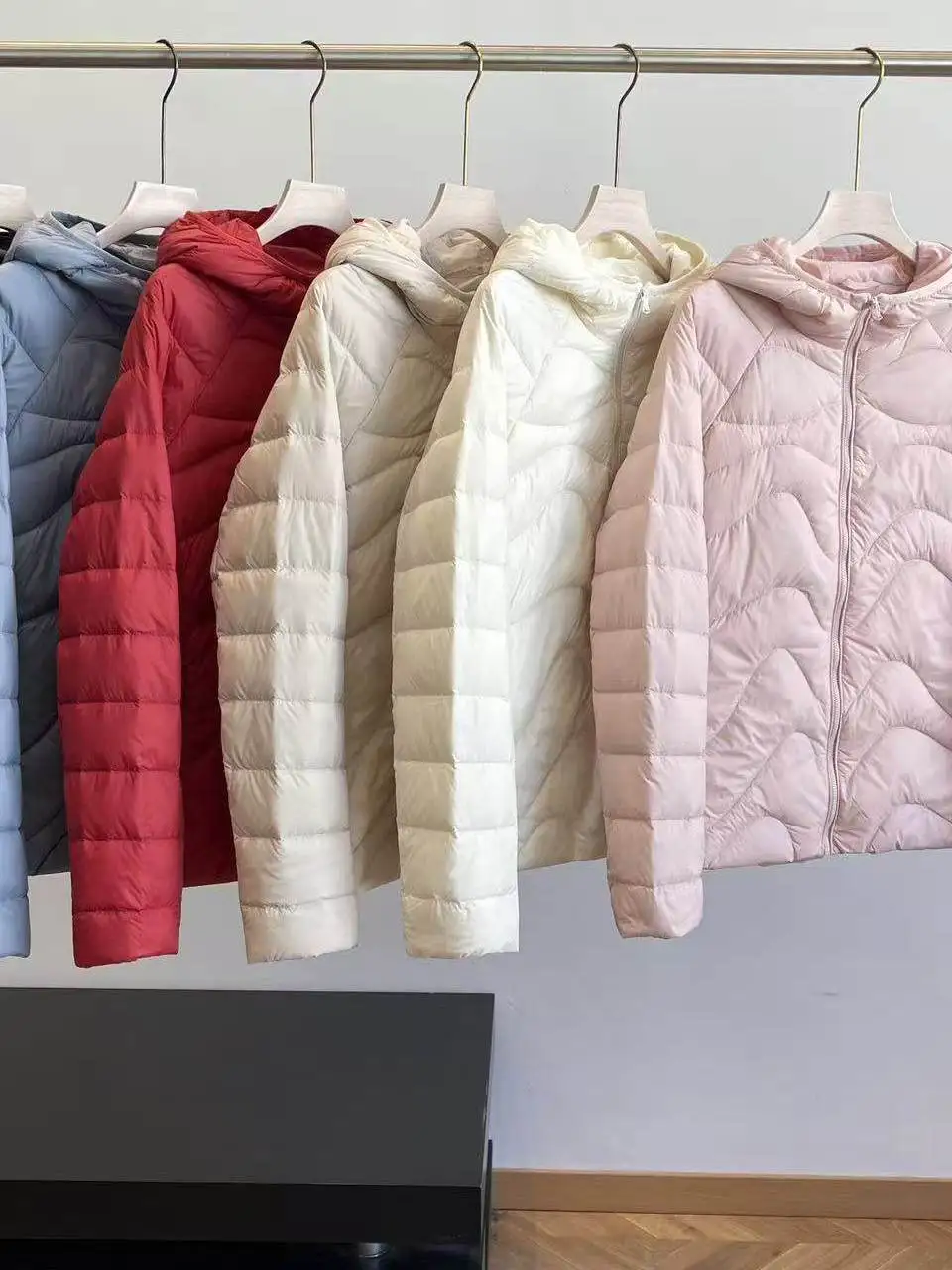 Jaet clásico con capucha y plumón ligero para mujer, Faion Premium 90% Du, relleno de plumón, tela fina de nailon, longitud Regular