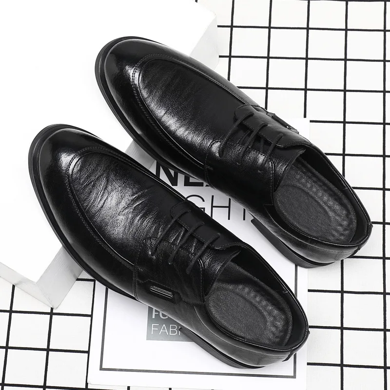 

Luxury Men's Dress Shoes Designer High Quality Leather Shoes Hollow Pointed Toe Business Dress Oxford Shoe Lace Up New Men Shoes