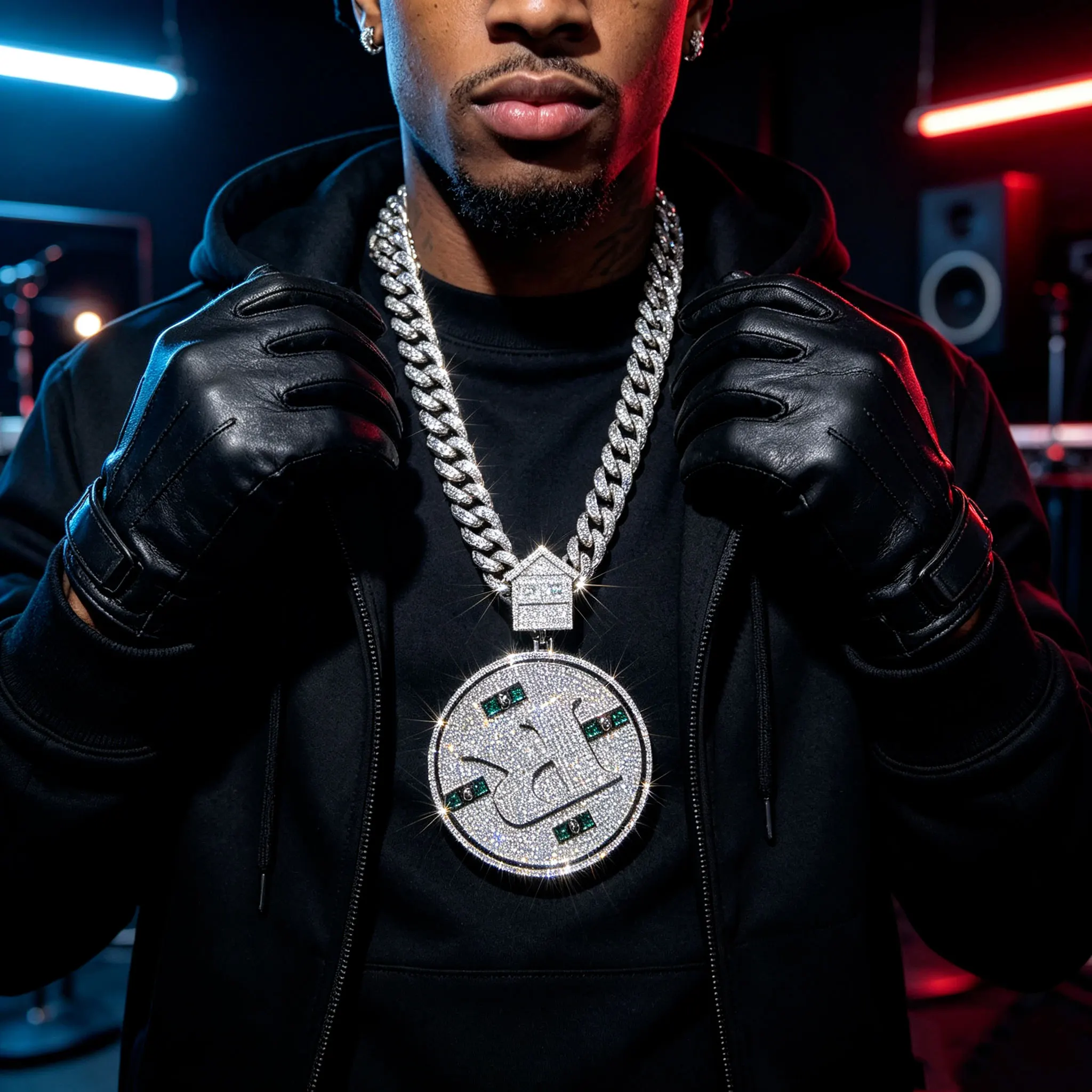 Men's Hip Hop Ice out Circular Pendant Necklace with Copper Inlaid CZ Zircon Customizable Roof Charm Shining Statement Rap Jewelry Gift