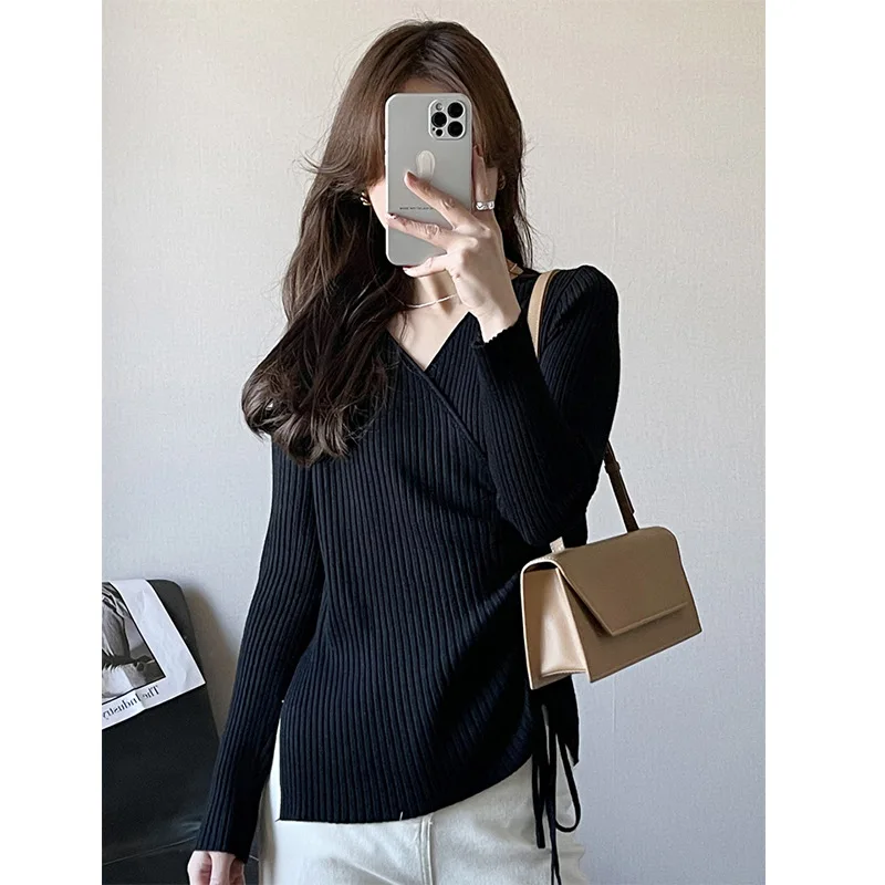 Slim Sweet V-Neck Lace Up Design Solid Women Knitted Tops Beautiful Women's Pullover Knits Autumn 2024 New Fashion