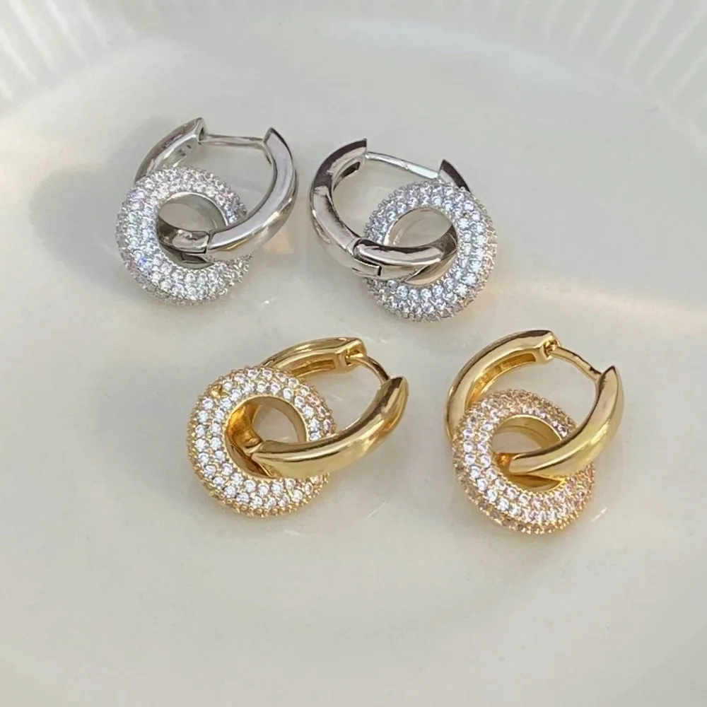 

2025 New Fashion Earrings, Popular Women's Earrings in Japan and South Korea. Earrings that are deeply loved by young women.