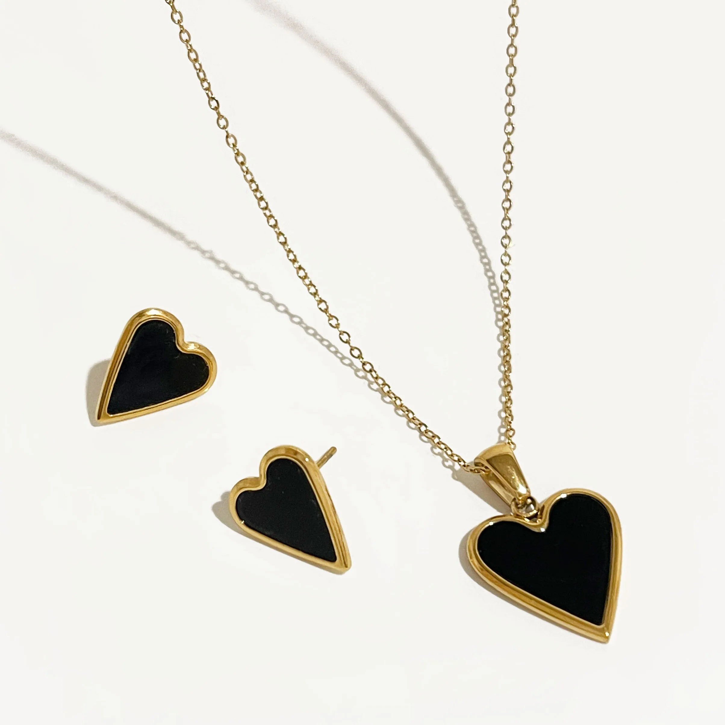 Peri'sbox Water Resistant Stainless Steel 18K Gold Plated Black Shell Love Heart Necklace Earrings Set Women Anniversary Gifts