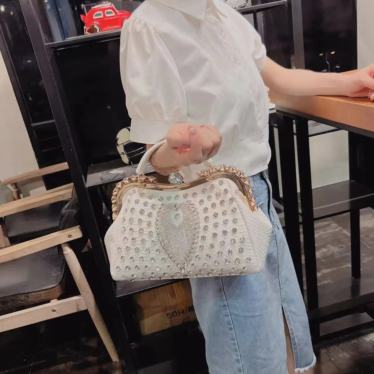 

iPinee Hand Bags For Women Purses And Handbags Luxury Designer Rivet Rhinestone Shoulder Bag Ladies Casual Messenger Tote Bag