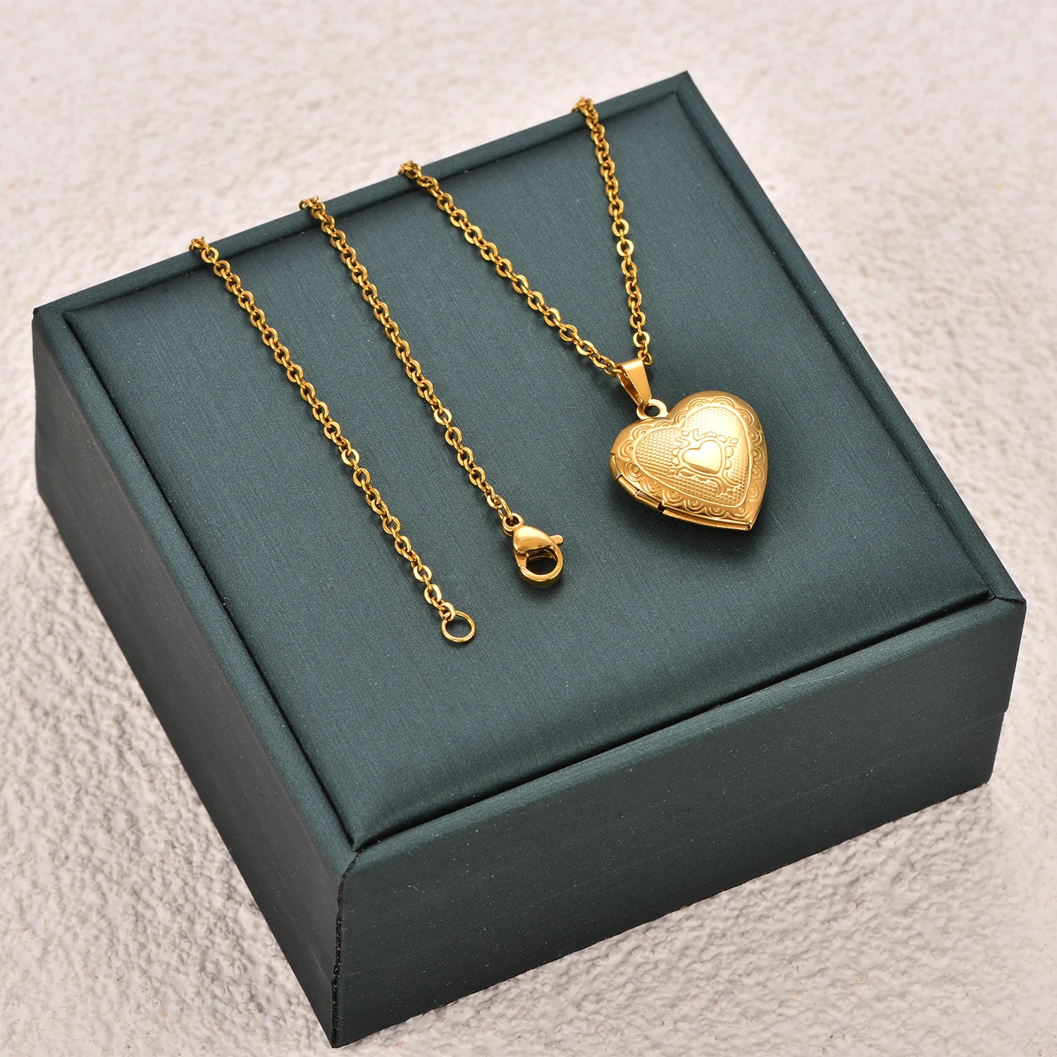 Öffnbarer Fotoanhänger aus Edelstahl, Blumenherz-Halskette, hochwertiger Medaillon-Anhänger, kein Verblassen, Schmuck für Familienerinnerungen – Detail 3