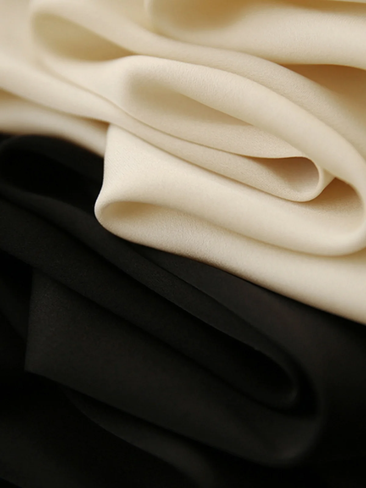 Camiseta sin Mangas de Satén de Acetato de Seda para Mujer, Estilo Veraniego de Alta Gama, Cuello en V, Ajuste Cómodo, Ropa Interior