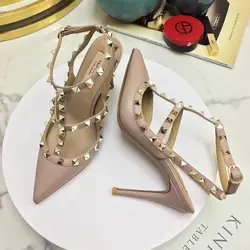 Sandalias de piel auténtica con remaches para mujer, zapatos de tacón alto clásicos a la moda, de color negro, para fiesta y boda, 2024