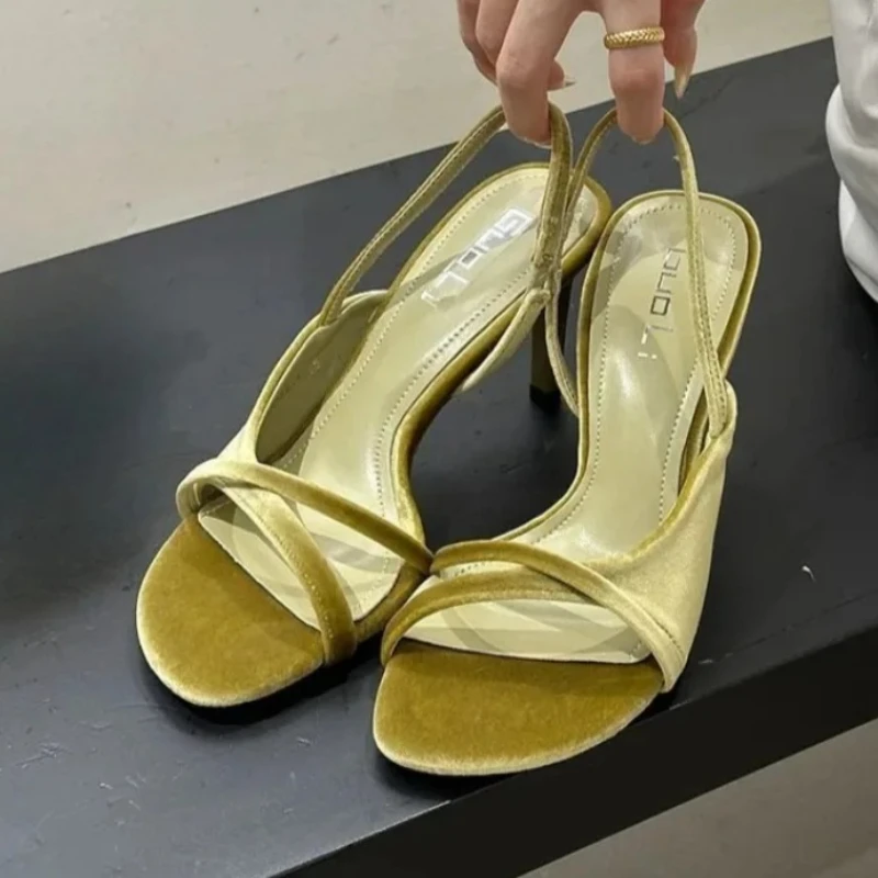 

Роскошные женские туфли на каблуке из бархата с открытым носком, сексуальные туфли-слингбэки, элегантные туфли для банкетов и вечеринок, дизайнерские женские сандалии, лето 2026