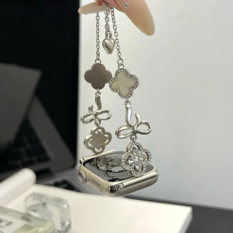 Clover Bow Bracelete de Metal para Apple Watch, Pulseira Diamond Link para iWatch Series 9, 8, 7, 6, 5, SE Band, 44mm, 49mm, 45mm, 40mm, 41 milímetros, 38 milímetros