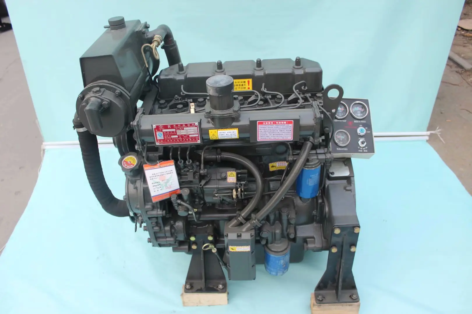 

Ricardo R4105ZC marine diesel engine 79kva 86Hp 63kw 4 cylinder 2000rmp water cooled ship diesel engine made in China