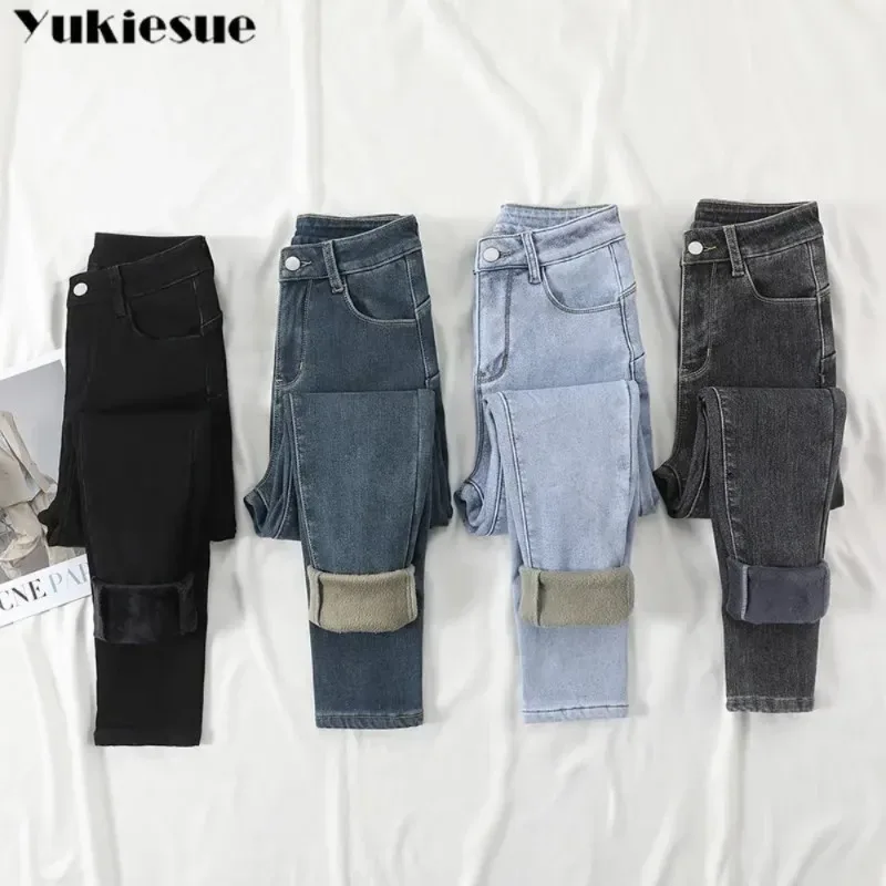 

2025 зимние корейские стильные модные джинсы с высокой талией для женщин, повседневные теплые утепленные бархатные узкие джинсы в стиле Харадзюку в стиле ретро, джинсовые джинсы-карандаш