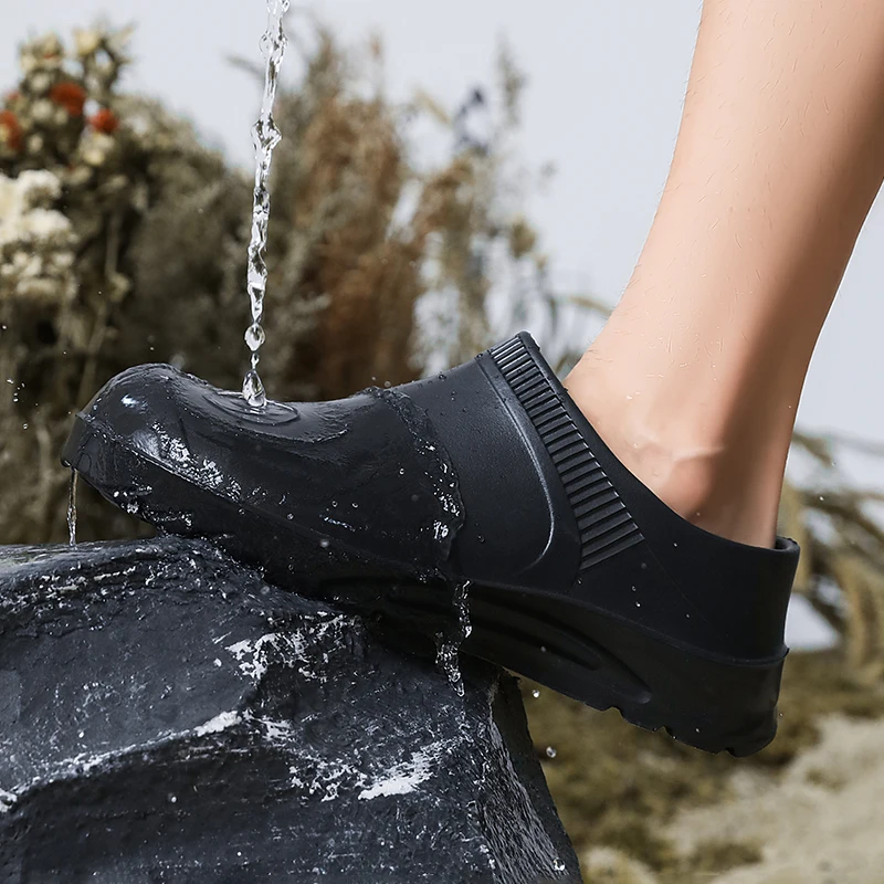 

2025 New Men's Outerwear Anti-slip and Waterproof Shoes, Lightweight Safety Shoes, Oil-resistant Chef Shoes