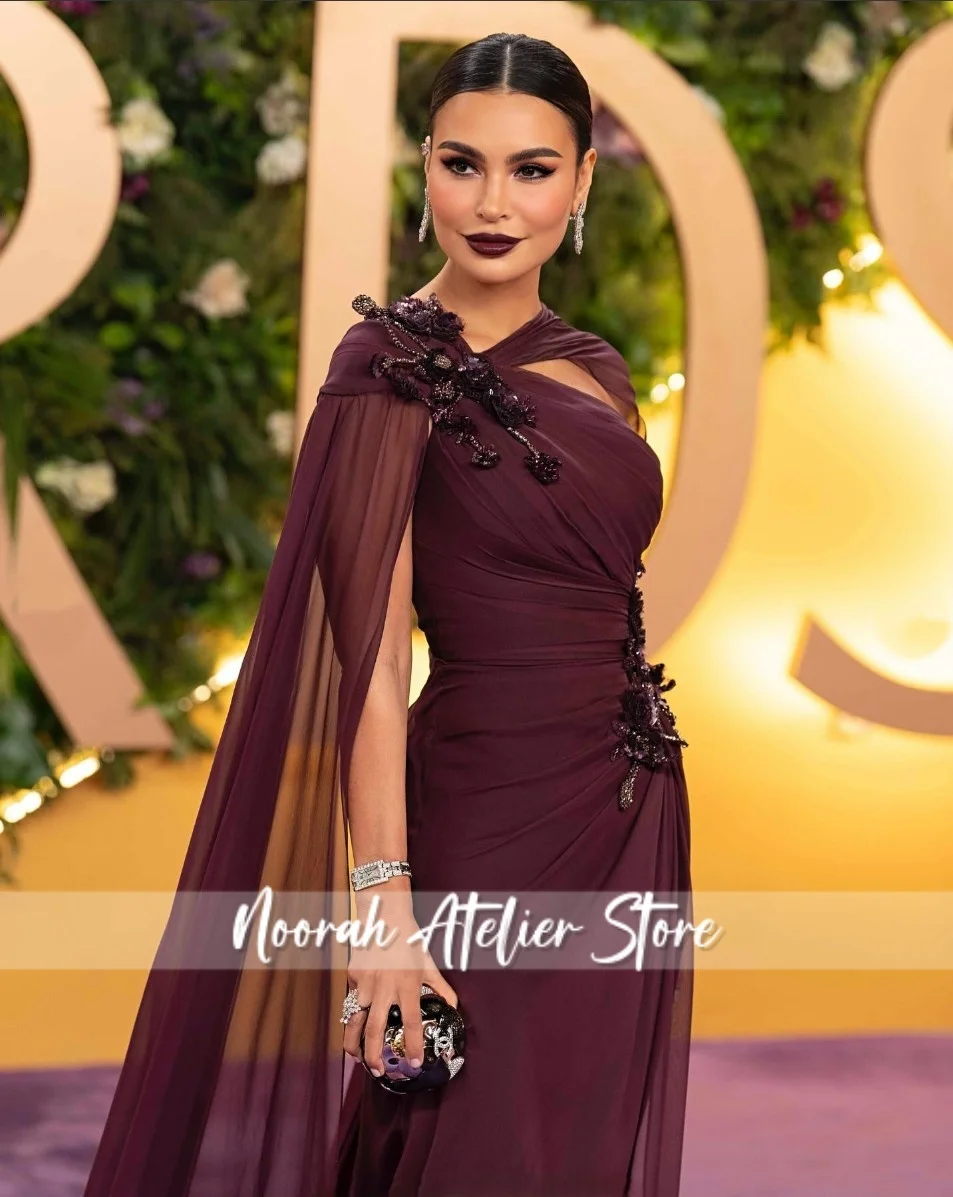 Weinrote 3D-Perlen-Blumen-Umhang, luxuriöse Damen-Abendkleider 2025, Damen-Dubai-Falten, Promi-Kleid, Abschlussballkleid, individuell gestaltet