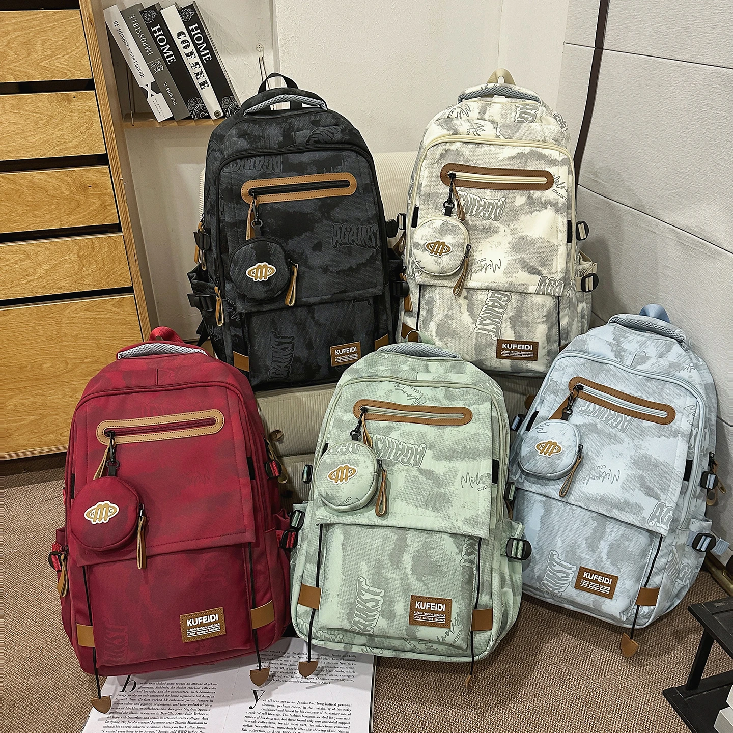 

New Large Capacity Unisex Casual Travel Backpack Suitable for Middle And High School Students College Students