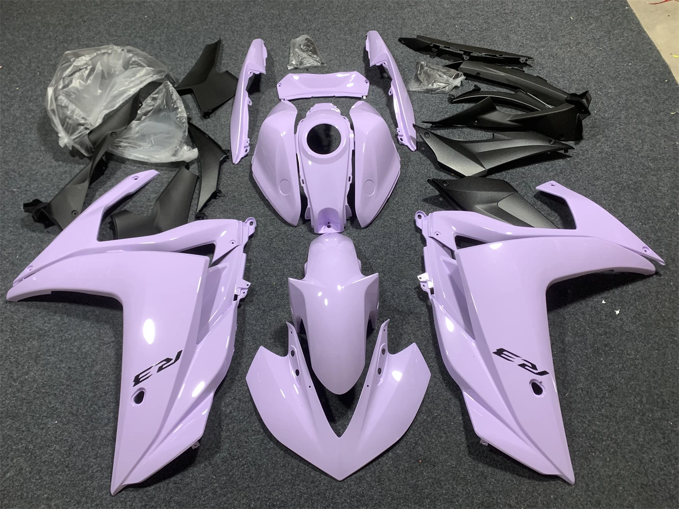 The motorcycle fairing kit is suitable for R25 15 16 17 18 R3 2015 2016 2017 2018 body fairing colors are pink purple yellow