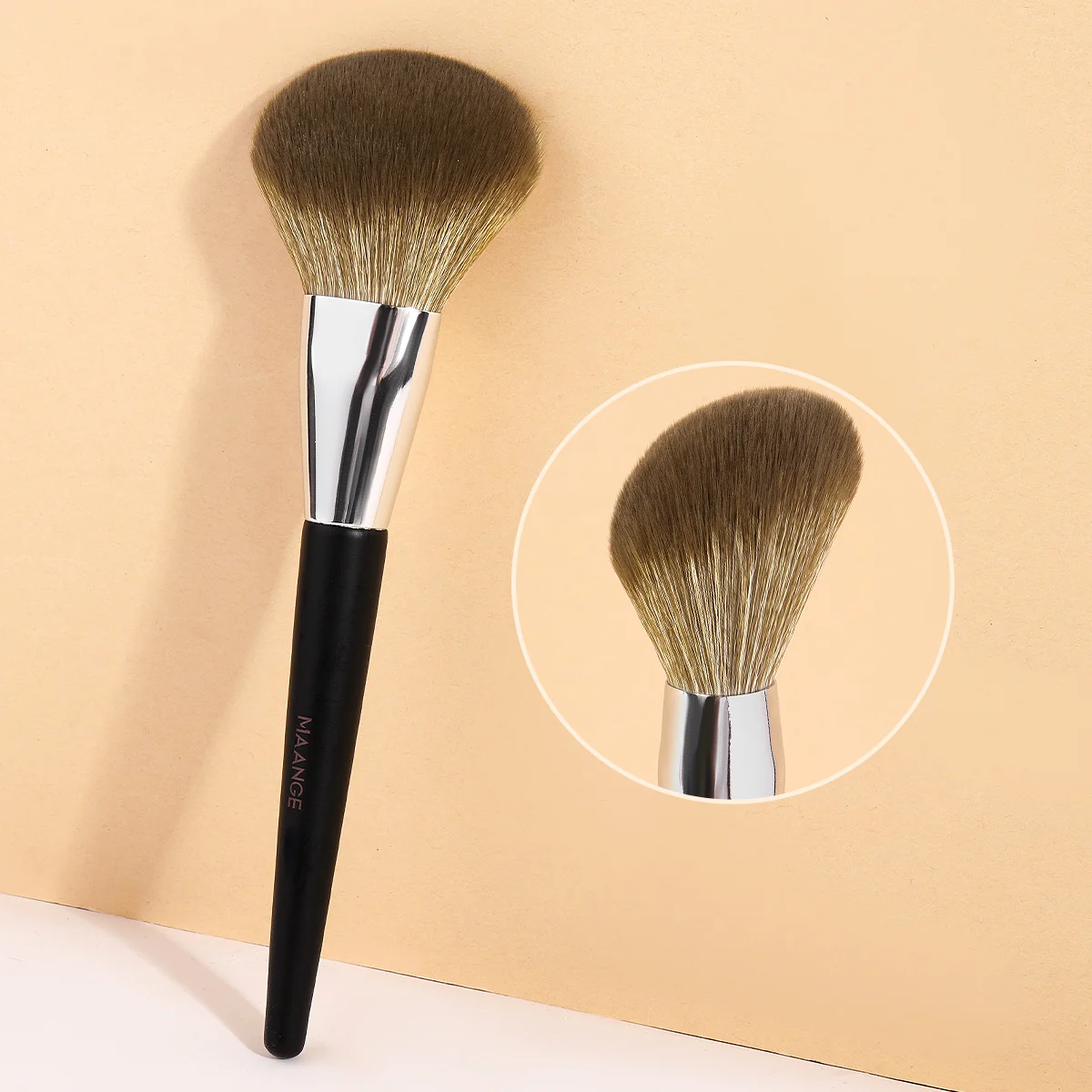 MAANGE Pennello professionale per cipria inclinato Grandi capelli morbidi e densi per polvere minerale Cosmetici Miscelazione Strumento di bellezza Pennello Kabuki