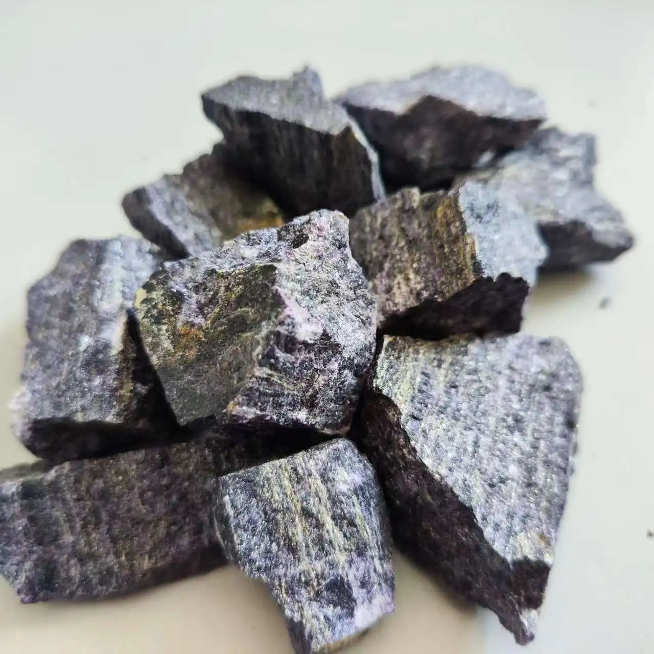 Natural Purple Stone Crystal Gem Charoite Stone Energy Stone for Jewelry Making Collect Mineral Specimens Home Decoration Stone
