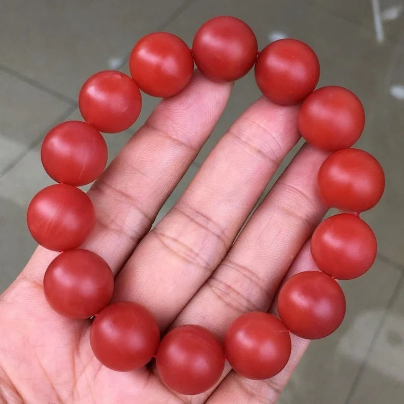 The bracelet is full of color and meat, and the meat is delicate. It is a collection grade for Wenwan goods.