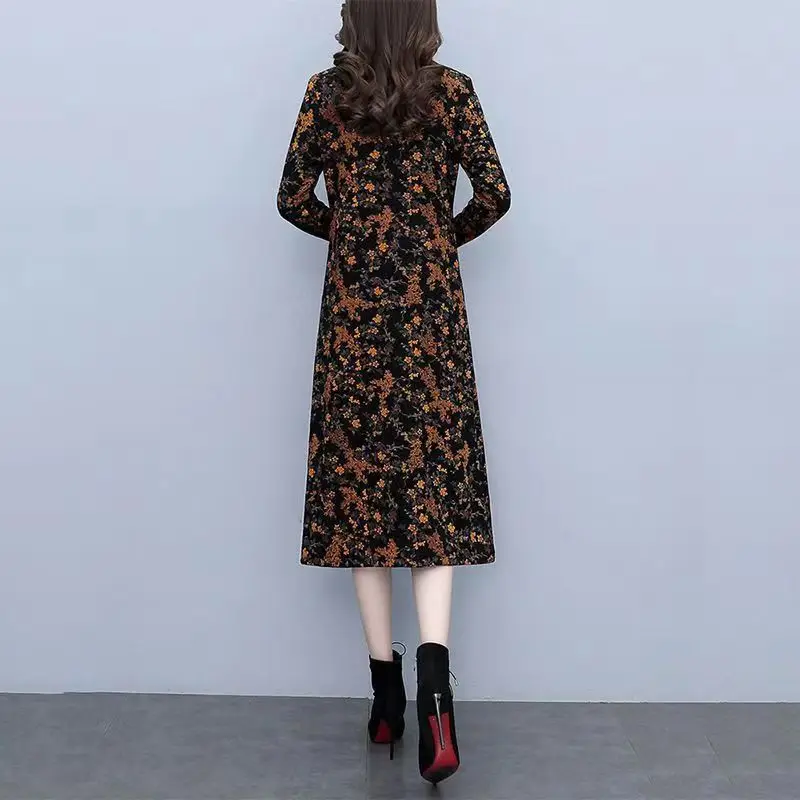 Herbst Winter Vintage Blumen druck lose Robe weibliche Langarm hinzufügen Plüsch dicken warmen Boden Kleid Frauen lässig Vestidos