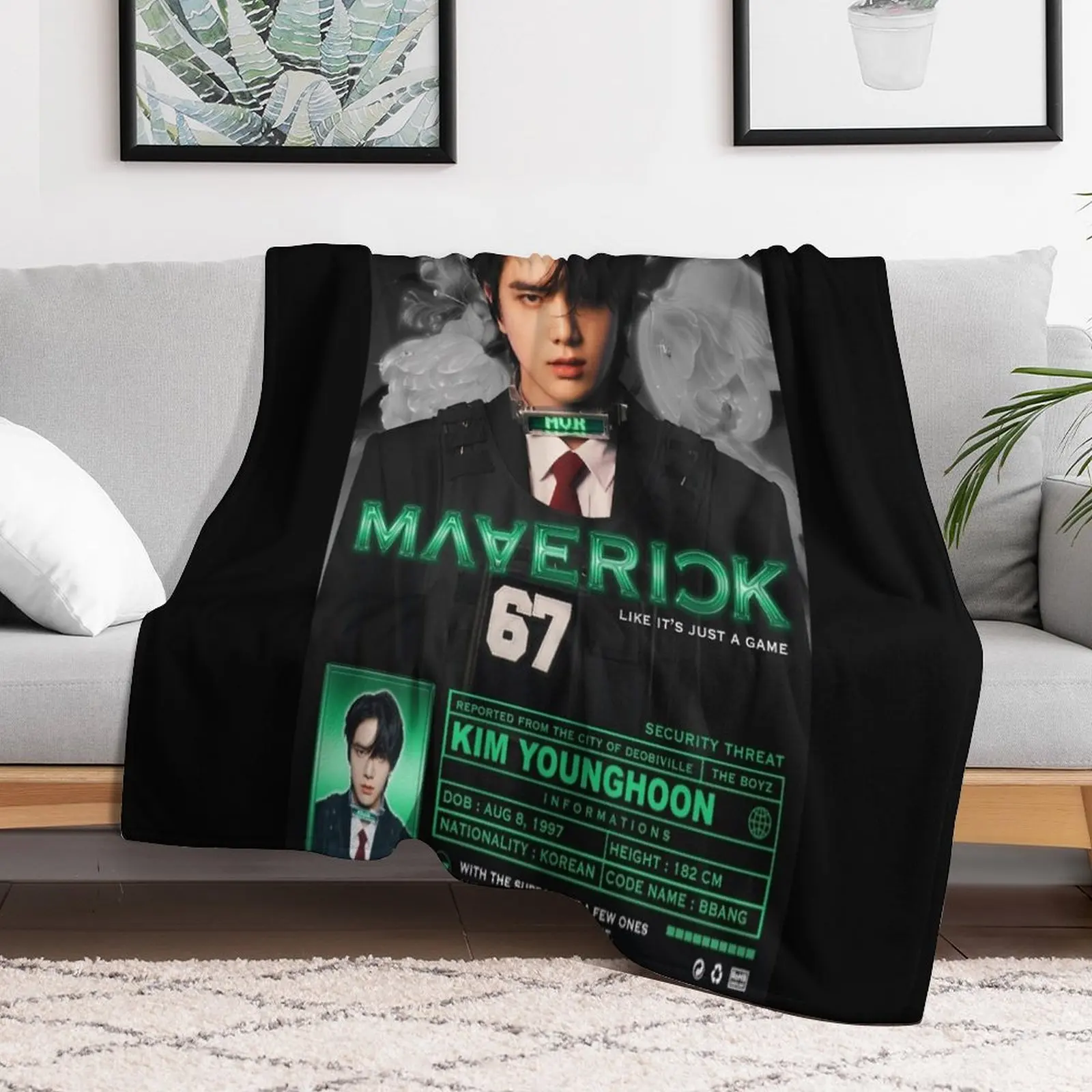 

Kim Younghoon Maverick ! [The Boyz] Throw Blanket Furrys Loose Large Polar Blankets