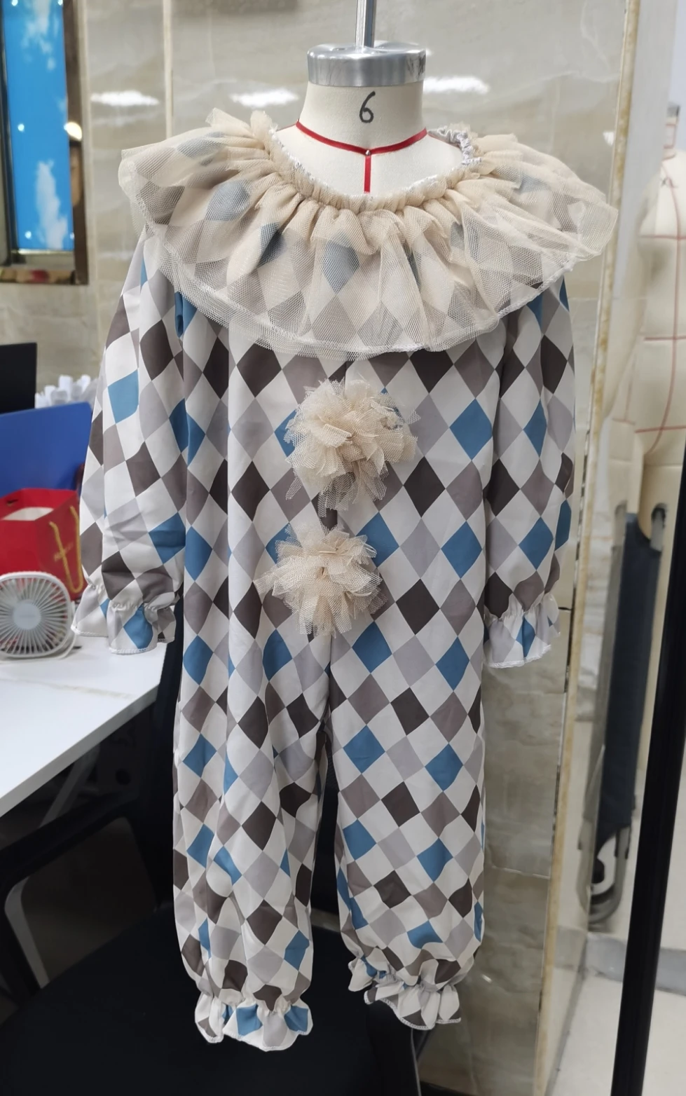 

Детская одежда, осенний клетчатый комбинезон для девочек, детский милый комбинезон с длинными рукавами и рюшами и круглым вырезом