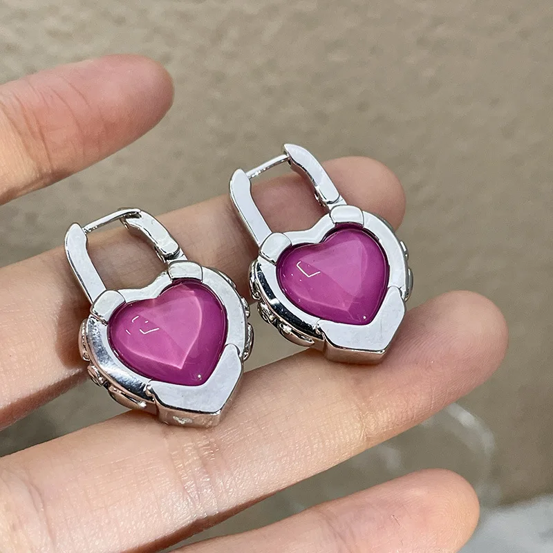 女性のためのピンクのハートロックのイヤリング,クリエイティブな高級デザイナージュエリー,新しいコレクション,卸売