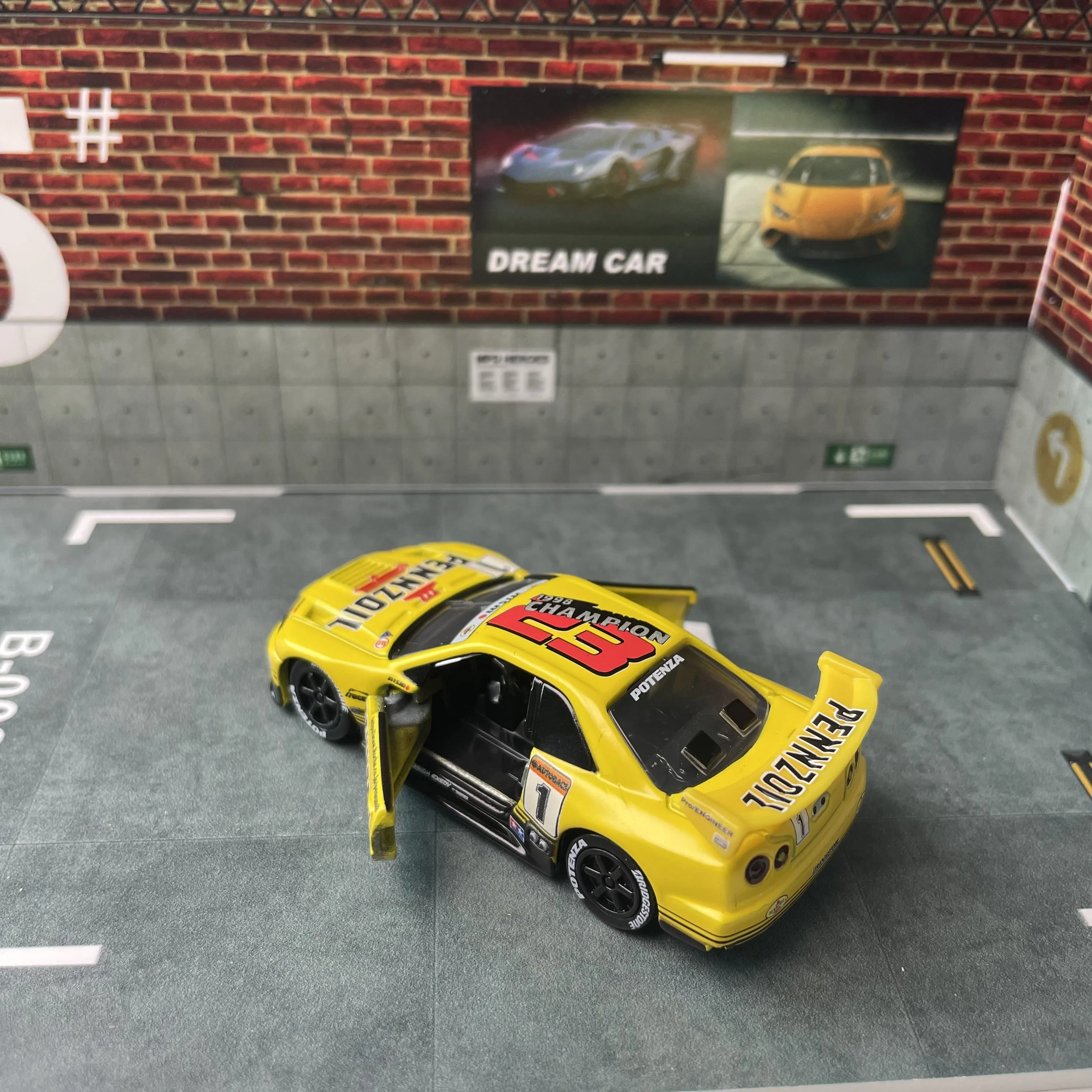 Takara Tomy Tomica Premium Racing Penz Oil Nismo GT-R Metalowy Model Samochodu Odlewany Ciśnieniowo Kolekcja Ekspozycyjna Zabawka Prezent dla Chłopca