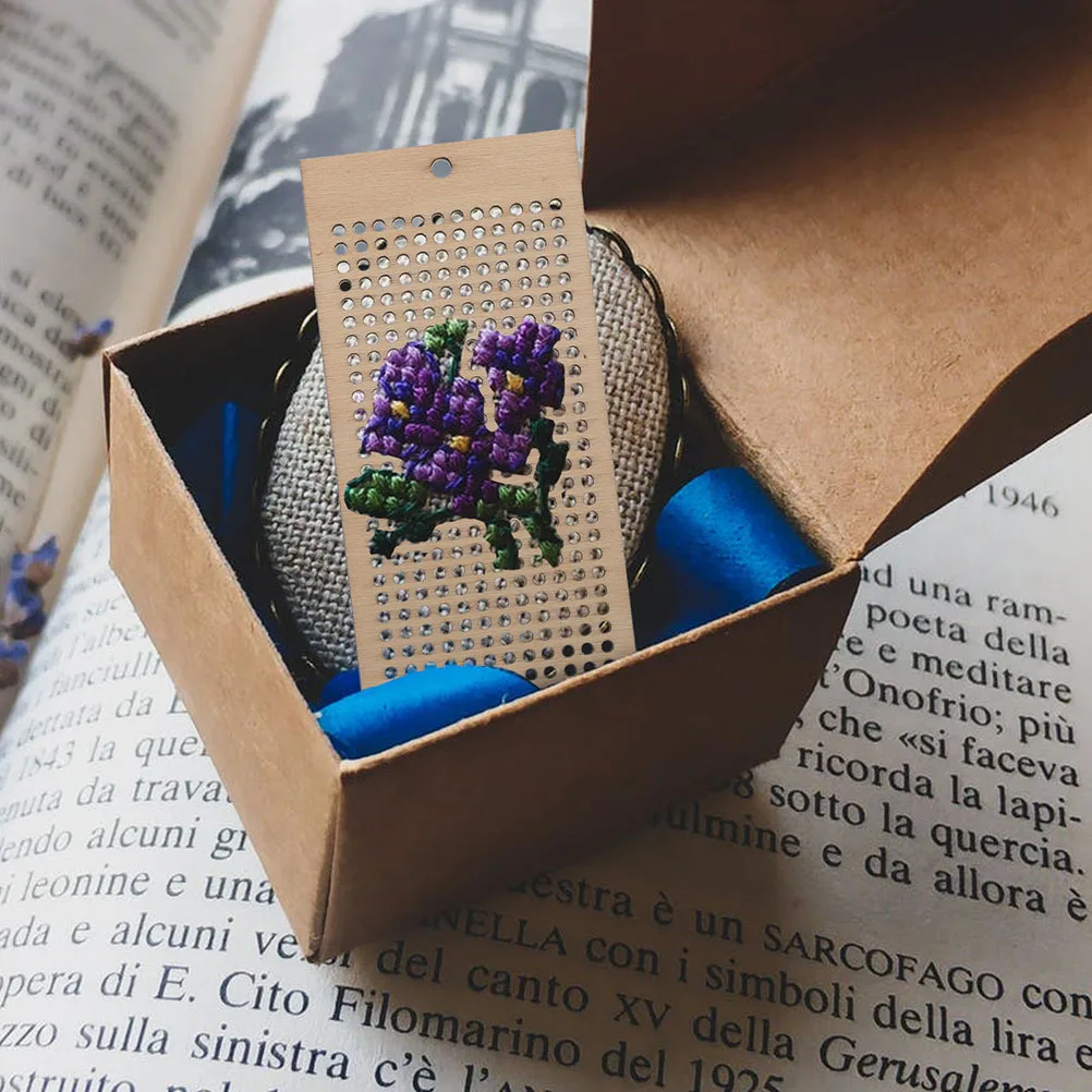 

16pcs Wooden Blank Cross Stitch Student Bookmarks Diy Craft Kits For Students Kids Embroidery Hollow-Out Book Markers