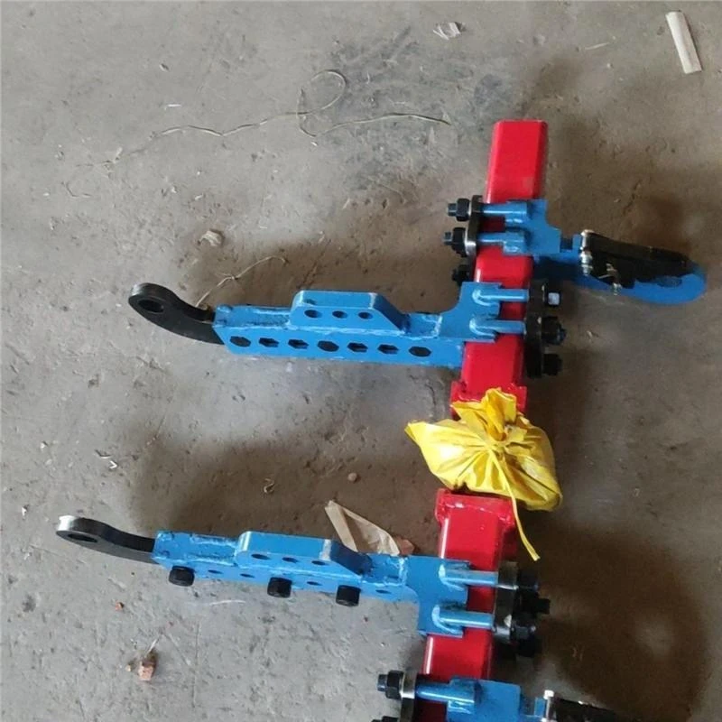 A new type of suspended tractor medium and large universal fixture pull plate weighted agricultural tool deviation adjustmen