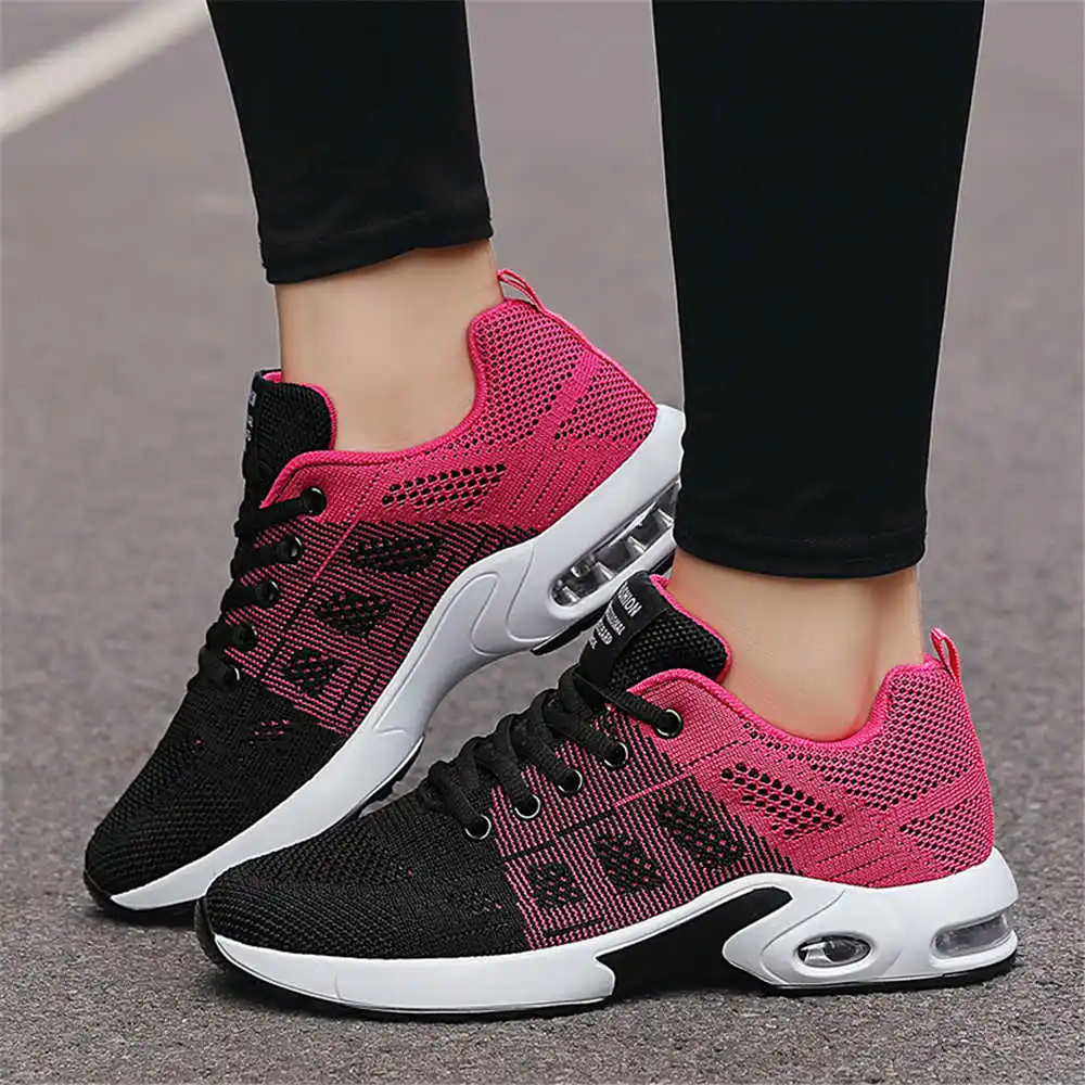 أحذية رياضية نسائية خريفية سميكة القاع أحذية رمادية فاخرة للنساء أحذية ماركة فاخرة أحذية رياضية Krasovka صفقة ترحيب