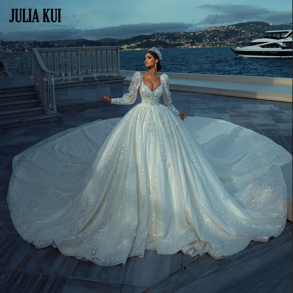 

Julia Kui Attractive Ball Gown Princess Wedding Dresses Puff Sleeves Beading Pearls Appliques Lace Royal Train Bridal Skirts