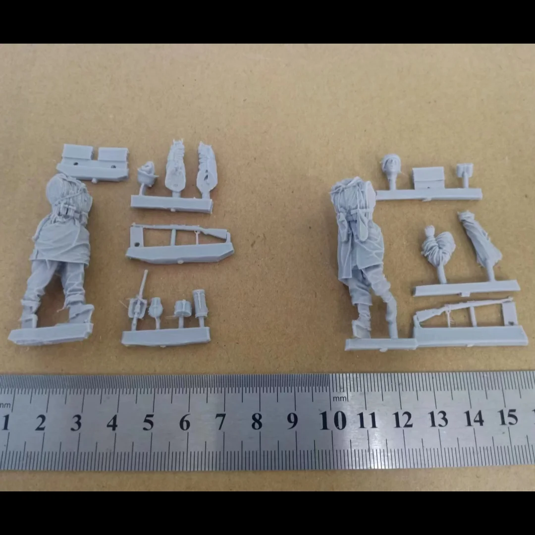 Resin Model Figure, 1/35 Scale 15 Soldiers in Winter Clothes, GK, Unassembled and Unpainted Kit, 3D DIY Toy