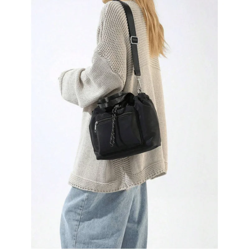 حقيبة دلو كاجوال للسيدات من النايلون مقاومة للماء بلون سادة وحقيبة يد وحقيبة كتف كروس #4