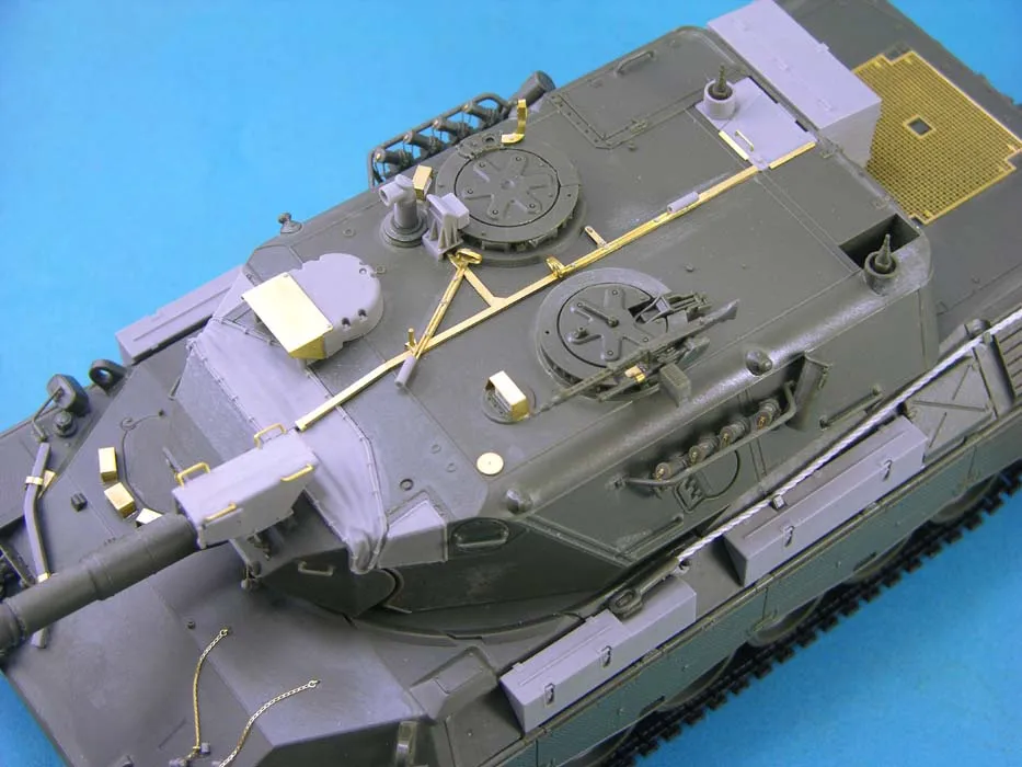 1:35 Scale Die-cast  Model Assembly Kit Danish Leopard 1A5DK Main Battle Tank Modification (no Etching) Unpainted